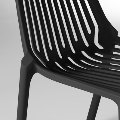 Chaise de jardin ajourée en plastique noir - 103374 - 3663095013156